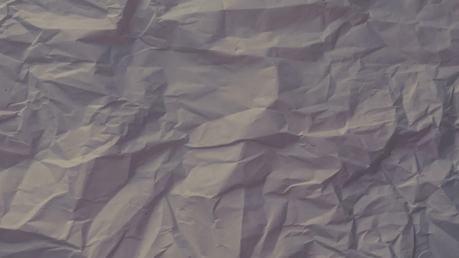 Label surfaces in detail, representing label application defect troubleshooting.